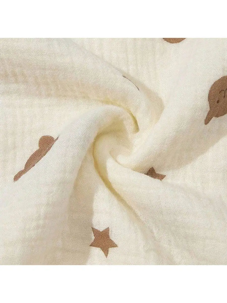 A soft, breathable stroller cover designed to protect your little one with gentle shade and dust-free comfort. Light-blocking yet visible, it offers effortless sun protection for every outing